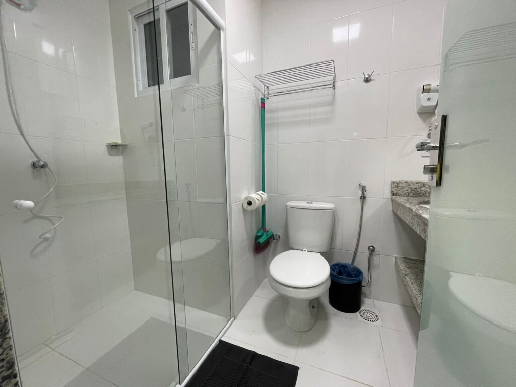 b3d28fee-eb2f-4dd9-8a0c-e08d9fd11f00